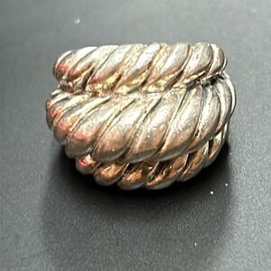 Vintage triple cable banded designer ring